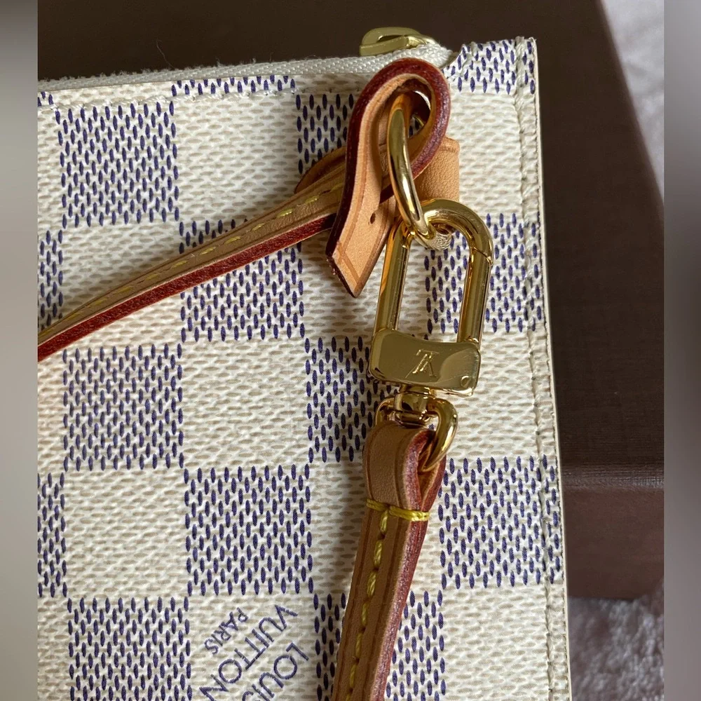 🆕 LOUIS VUITTON 🆕 AUTHENTIC ~ DAMIER AZUR ~ NEVERFULL POUCH ~ WRISTLET ~ LARGE - Picture 6 of 16